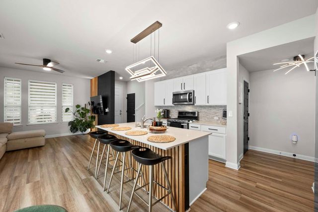 8013 Mellencamp DR, Austin, TX 78744
