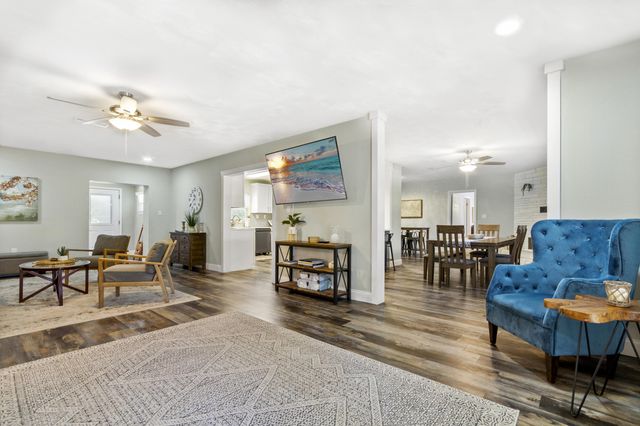 164 Beal Parkway, Fort Walton Beach, FL 32548