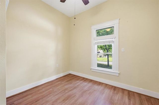 49 Santa Fe Street, Leavenworth, KS 66048