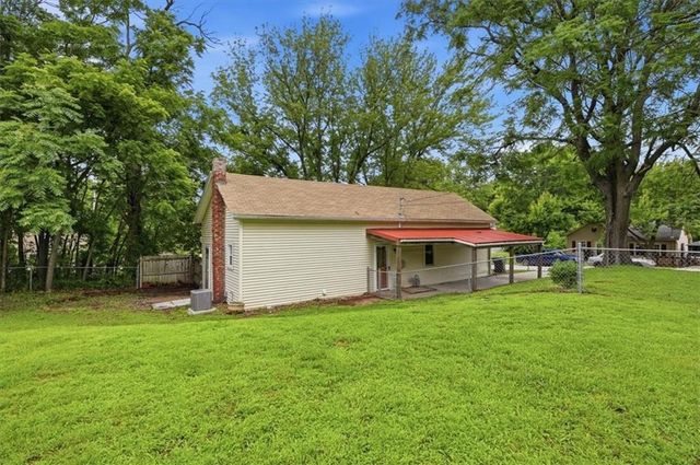 49 Santa Fe Street, Leavenworth, KS 66048