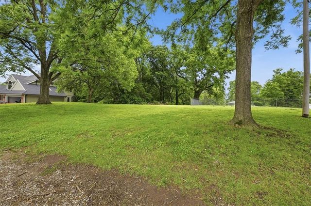 49 Santa Fe Street, Leavenworth, KS 66048