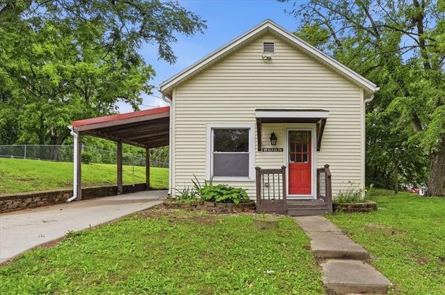 49 Santa Fe Street, Leavenworth, KS 66048