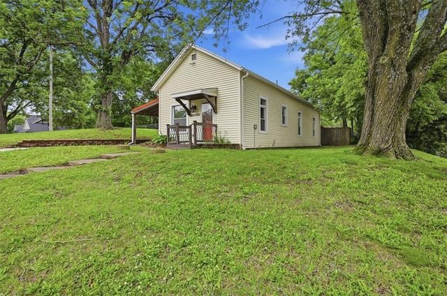 49 Santa Fe Street, Leavenworth, KS 66048