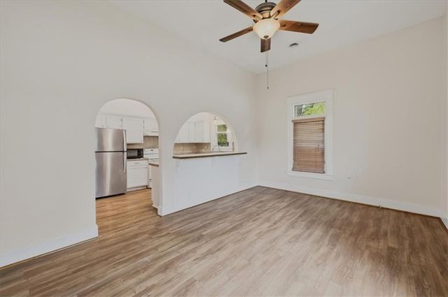 49 Santa Fe Street, Leavenworth, KS 66048