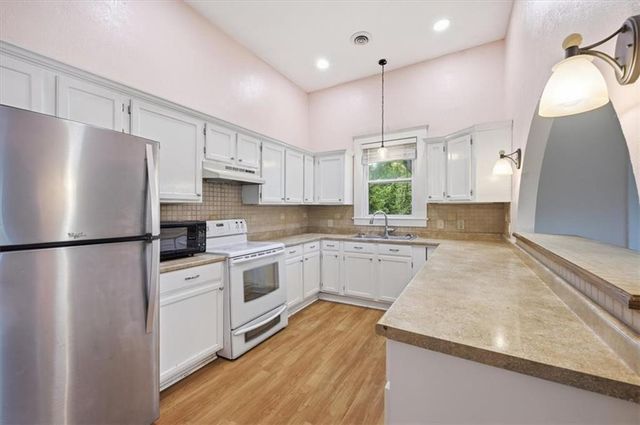49 Santa Fe Street, Leavenworth, KS 66048