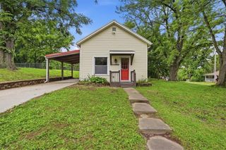 49 Santa Fe Street, Leavenworth, KS 66048