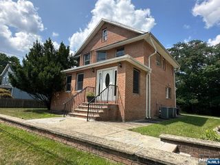385 Godwin Avenue 1, Wyckoff, NJ 07481