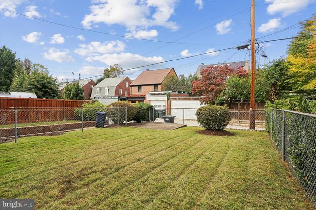 1351 SOMERSET PL NW, Washington, DC 20011