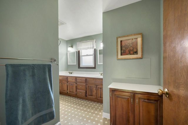 3241 BITTERS COURT, Green Bay, WI 54301