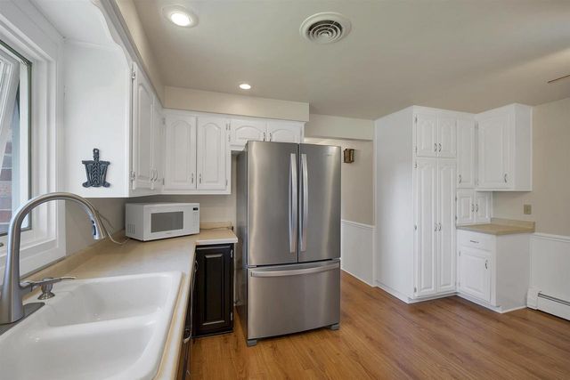 3241 BITTERS COURT, Green Bay, WI 54301