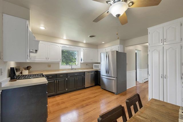 3241 BITTERS COURT, Green Bay, WI 54301