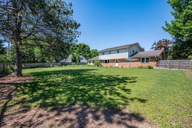 3241 BITTERS COURT, Green Bay, WI 54301