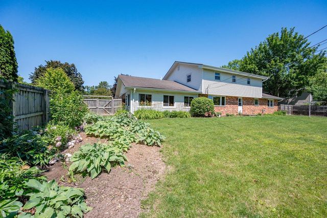 3241 BITTERS COURT, Green Bay, WI 54301