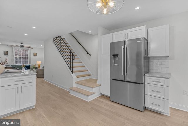 804 S LAWRENCE ST, Philadelphia, PA 19147