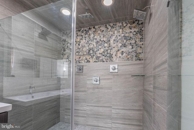 804 S LAWRENCE ST, Philadelphia, PA 19147