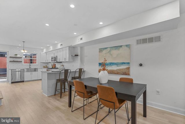 804 S LAWRENCE ST, Philadelphia, PA 19147