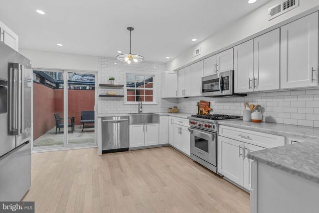 804 S LAWRENCE ST, Philadelphia, PA 19147