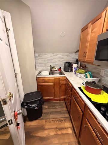 75 Sumter Street, Providence, RI 02907