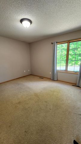 2136 Ashland Drive NW, Rochester, MN 55901