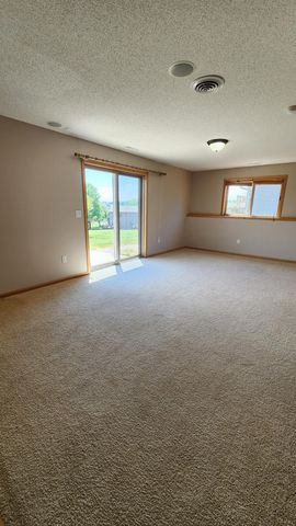 2136 Ashland Drive NW, Rochester, MN 55901