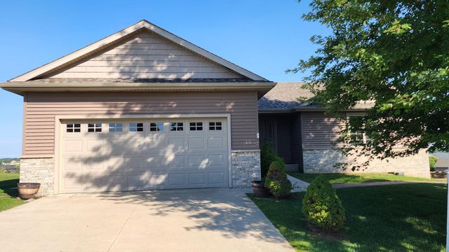 2136 Ashland Drive NW, Rochester, MN 55901