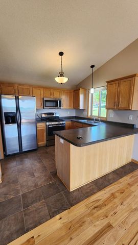 2136 Ashland Drive NW, Rochester, MN 55901