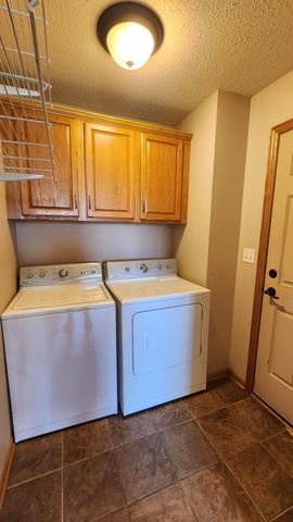 2136 Ashland Drive NW, Rochester, MN 55901