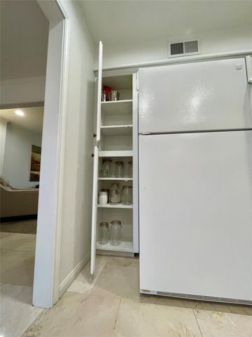 1880 Saxony Lane, Houston, TX 77058