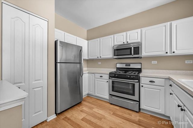 2424 Oneida Lane, Naperville, IL 60563