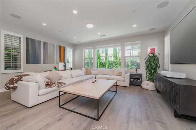 2033 Rembrandt, Santa Ana, CA 92704