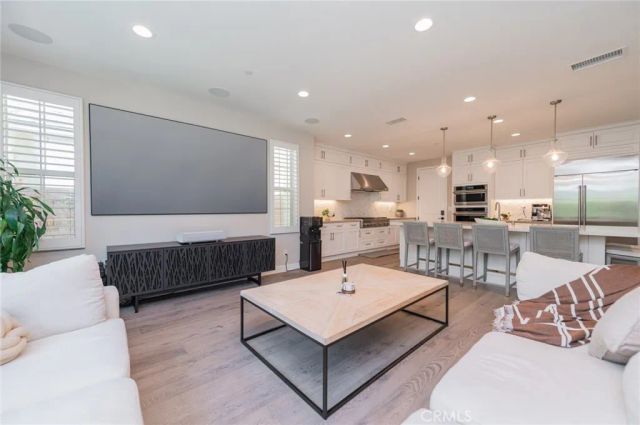 2033 Rembrandt, Santa Ana, CA 92704