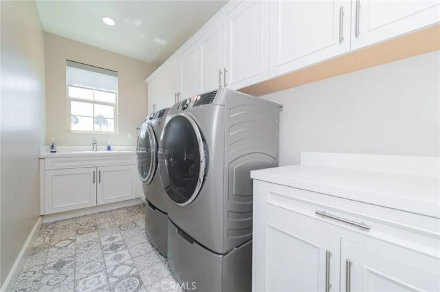 2033 Rembrandt, Santa Ana, CA 92704