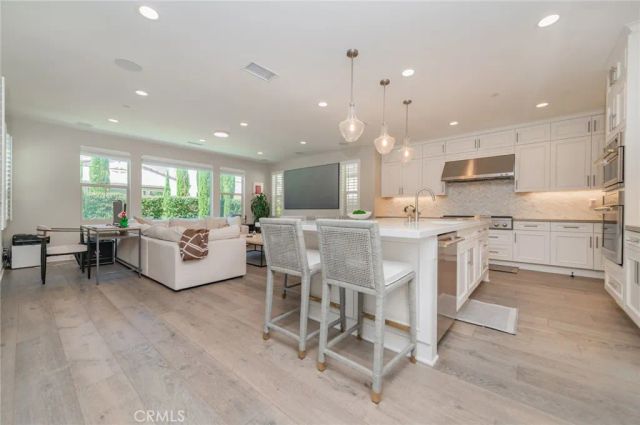 2033 Rembrandt, Santa Ana, CA 92704