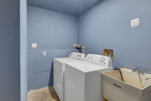 26235 N Walnut Avenue, Mundelein, IL 60060