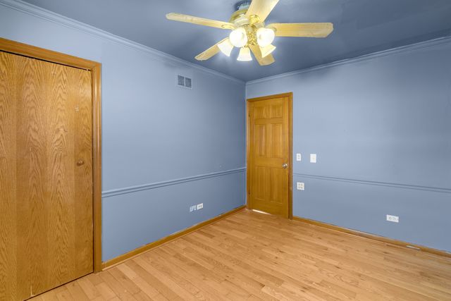 26235 N Walnut Avenue, Mundelein, IL 60060