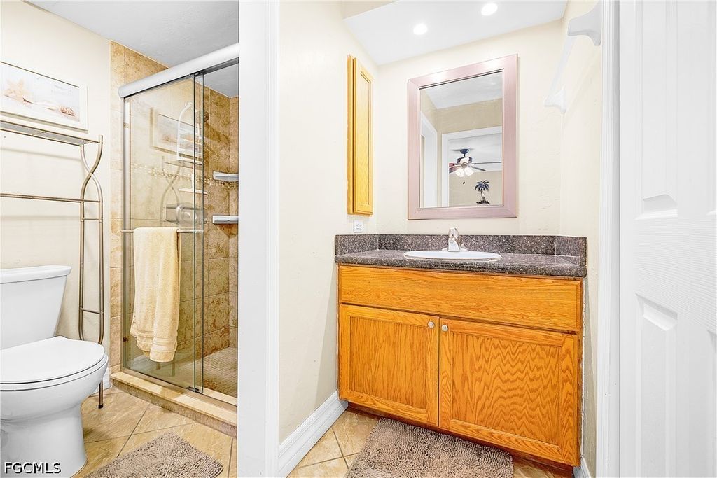 Image 14 of property listing at 4708 SW 8th PL 105, Cape Coral, FL 33914