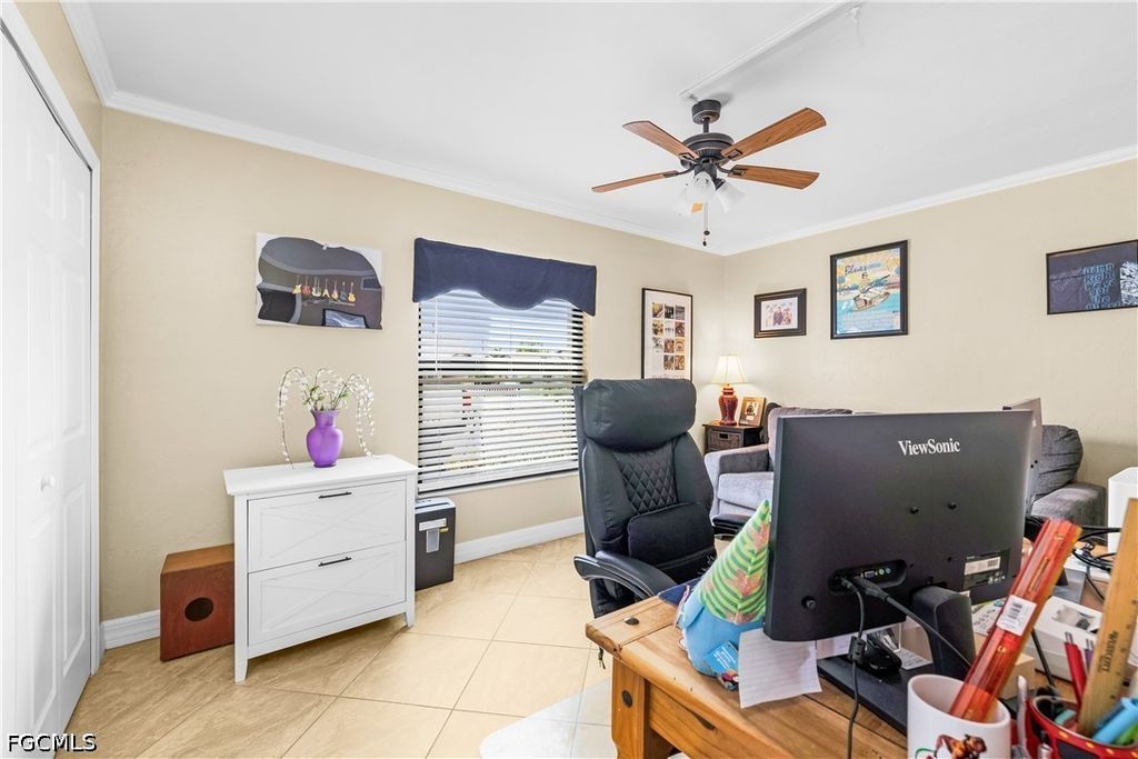 Image 16 of property listing at 4708 SW 8th PL 105, Cape Coral, FL 33914