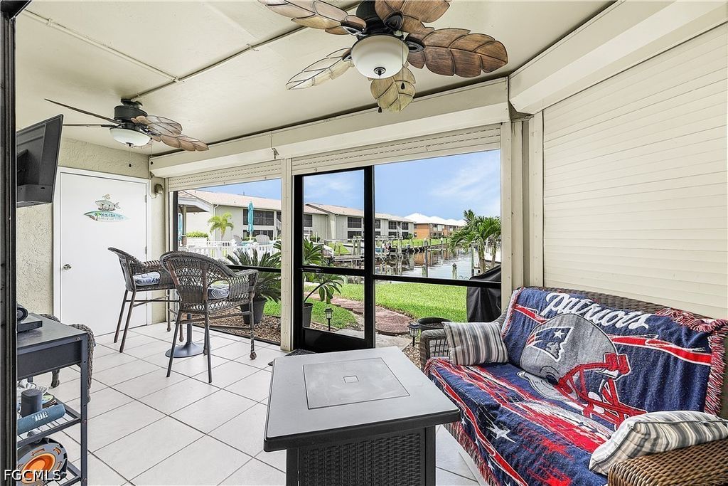 Image 2 of property listing at 4708 SW 8th PL 105, Cape Coral, FL 33914