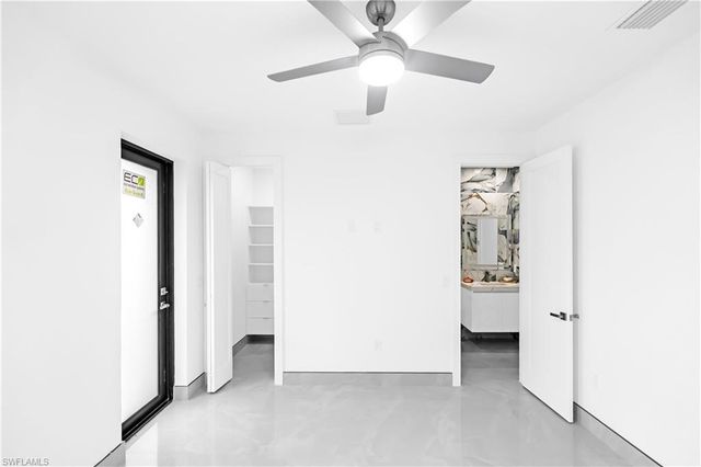 305 SW 15th TER, Cape Coral, FL 33991