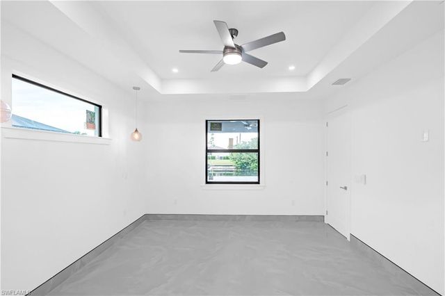 305 SW 15th TER, Cape Coral, FL 33991