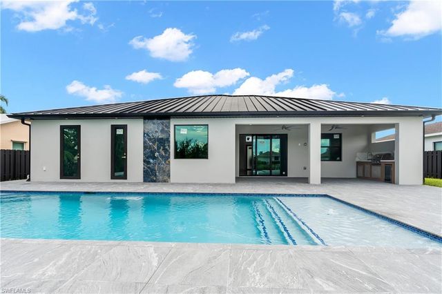 305 SW 15th TER, Cape Coral, FL 33991