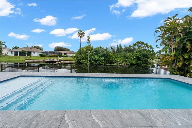 305 SW 15th TER, Cape Coral, FL 33991