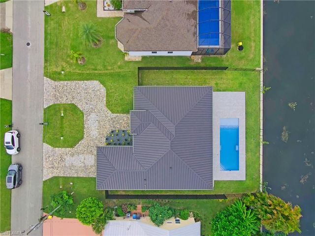 305 SW 15th TER, Cape Coral, FL 33991