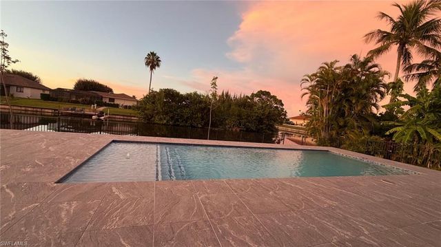 305 SW 15th TER, Cape Coral, FL 33991