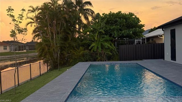 305 SW 15th TER, Cape Coral, FL 33991
