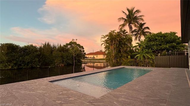 305 SW 15th TER, Cape Coral, FL 33991