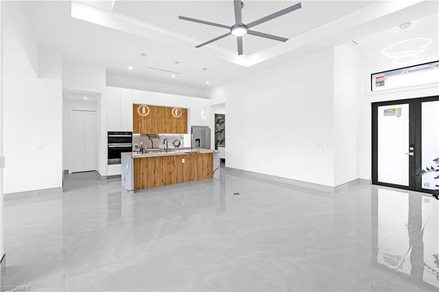305 SW 15th TER, Cape Coral, FL 33991