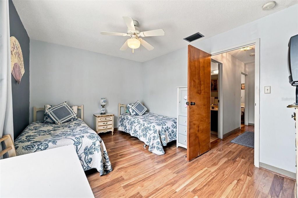 Image 16 of property listing at 2700 BAYSHORE BOULEVARD 2204, Dunedin, FL 34698