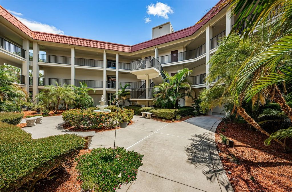 Image 3 of property listing at 2700 BAYSHORE BOULEVARD 2204, Dunedin, FL 34698