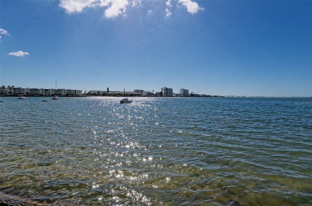 Image 24 of property listing at 2700 BAYSHORE BOULEVARD 2204, Dunedin, FL 34698